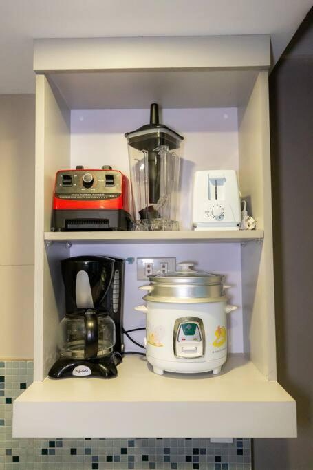 A2j Luxury Cinema 3br Loft Bgc Near High Street *