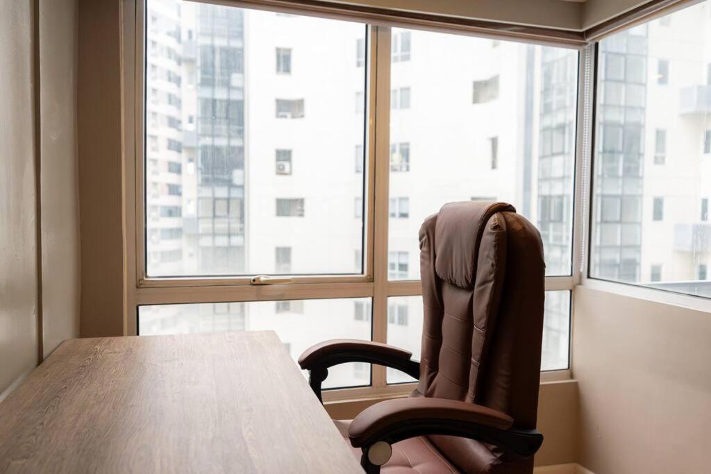 A2j Luxury Cinema 3br Loft Bgc Near High Street * Manila