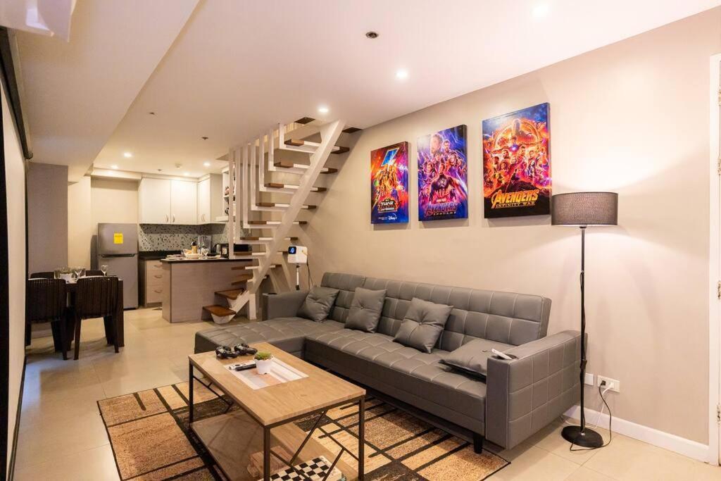 A2j Luxury Cinema 3br Loft Bgc Near High Street Apartment *