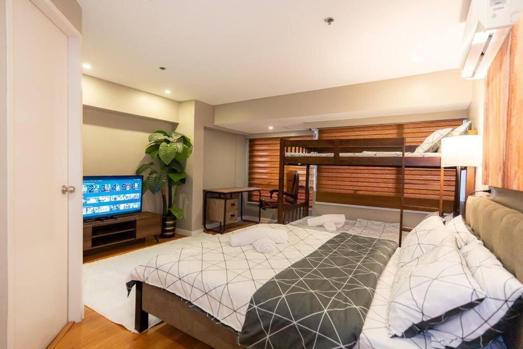 A2j Luxury Cinema 3br Loft Bgc Near High Street Apartment *