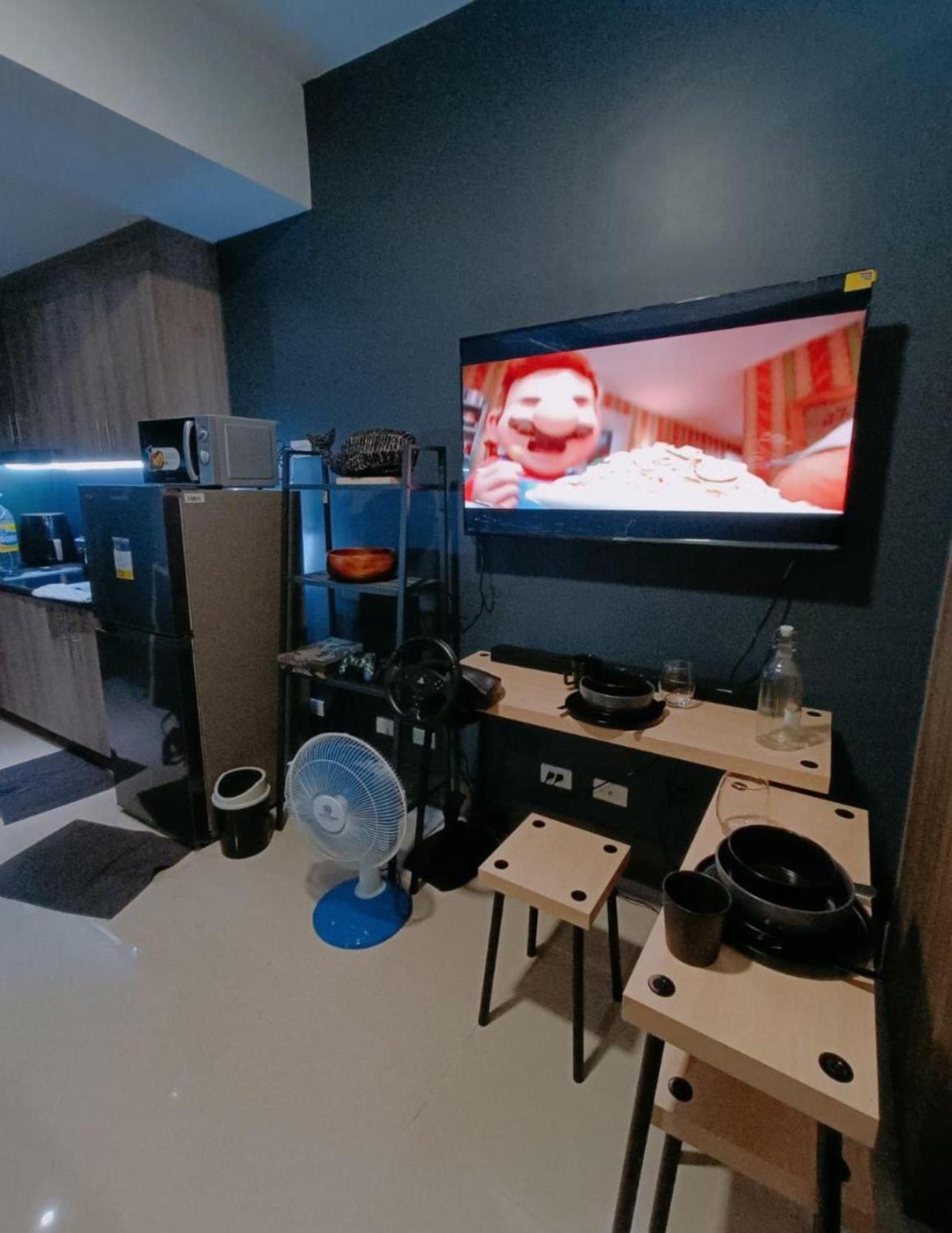 Zekes Apartment