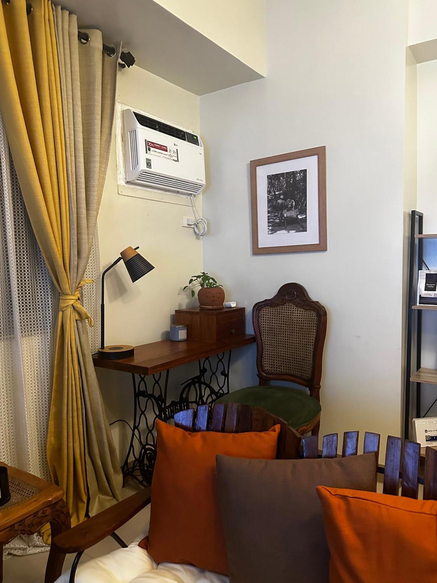 Manhattan Plaza Tower 1 Stylish City-center Unit