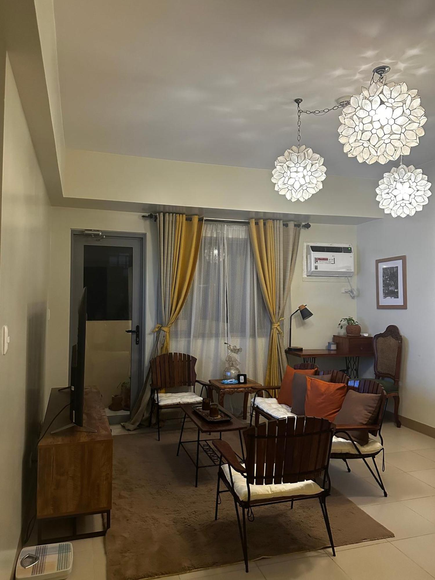 Manhattan Plaza Tower 1 Stylish City-center Unit * Manila