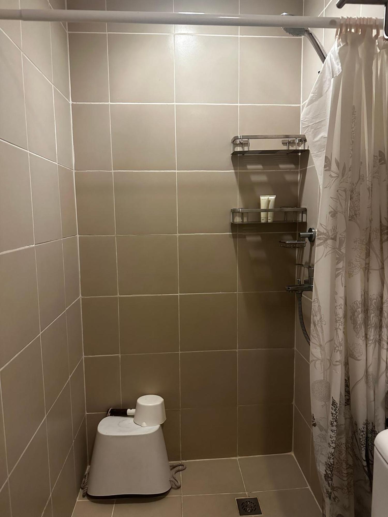 Manhattan Plaza Tower 1 Stylish City-center Unit Apartment Manila