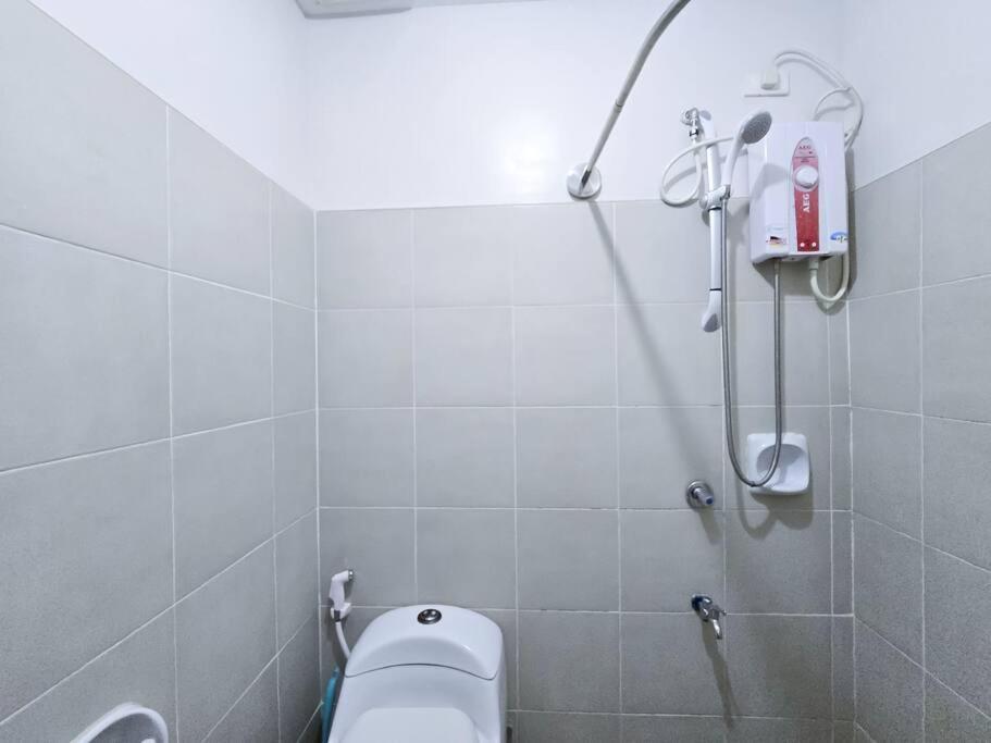 1br Condotel Ridgewood Towers Taguig #rw14 Manila