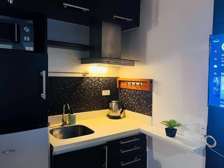 1br Condotel Ridgewood Towers Taguig #rw12 Apartment