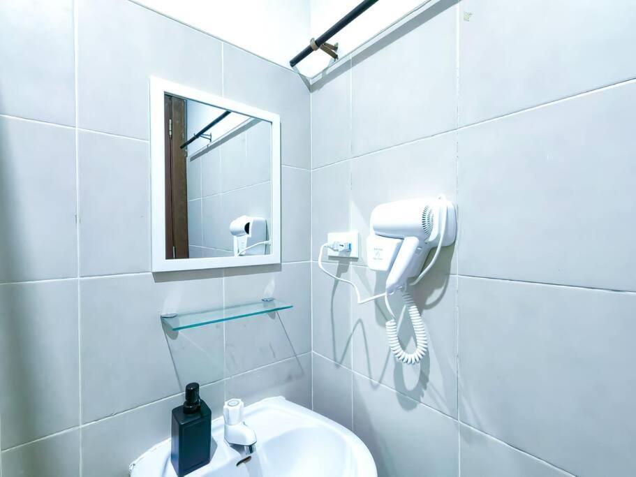 1br Condotel Ridgewood Towers Taguig #rw09 * Manila