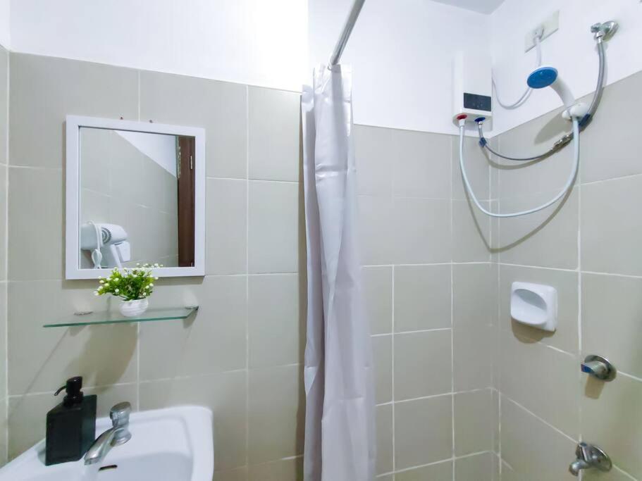 1br Condotel Ridgewood Towers Taguig #rw03 Apartment *
