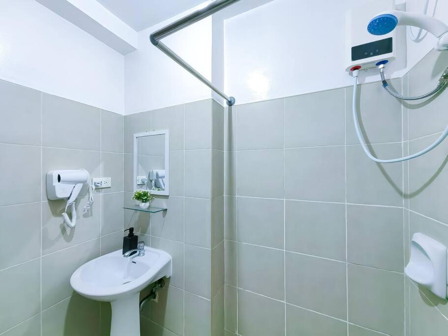 Apartment 1br Condotel Ridgewood Towers Taguig #rw03 *