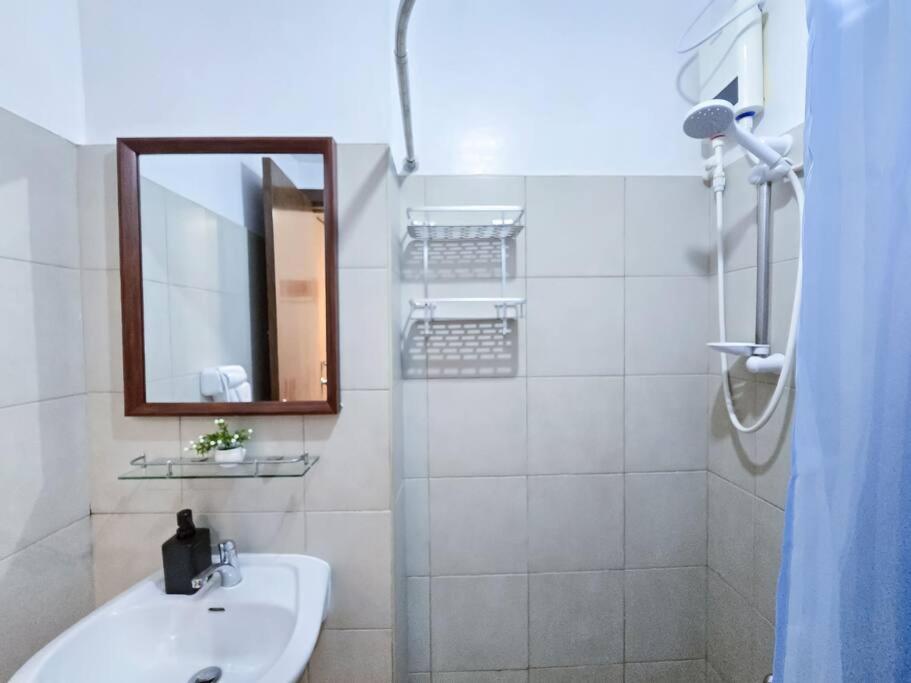 1br Condotel Ridgewood Towers Taguig #rw02 *