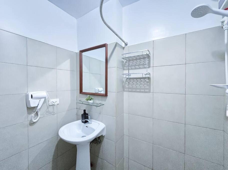 1br Condotel Ridgewood Towers Taguig #rw02 *