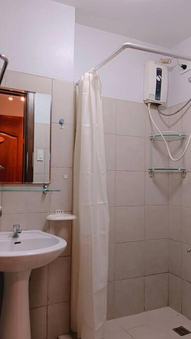 1br Condotel Ridgewood Towers Taguig #rw01 Apartment *