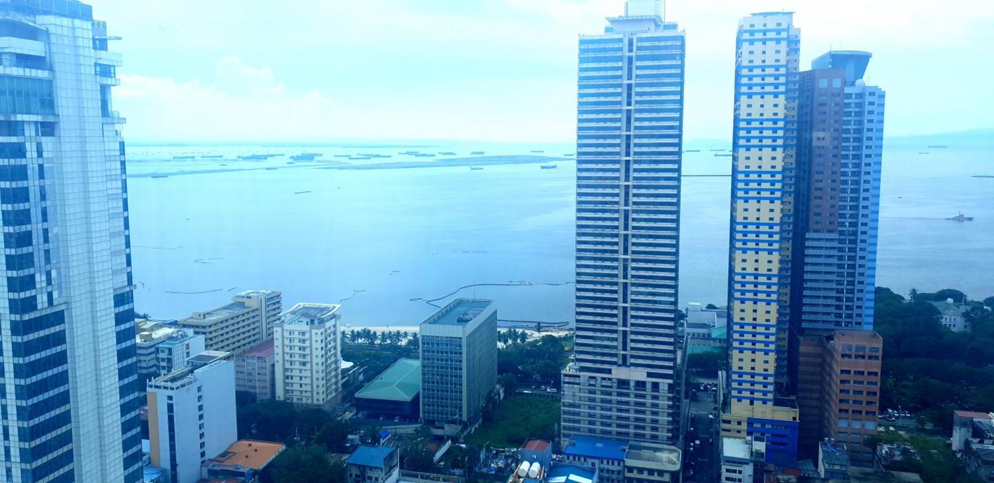 Gasthof 8 Adriatico Condotel Sea View Corner Unit Near St Lukes Clinic Manila