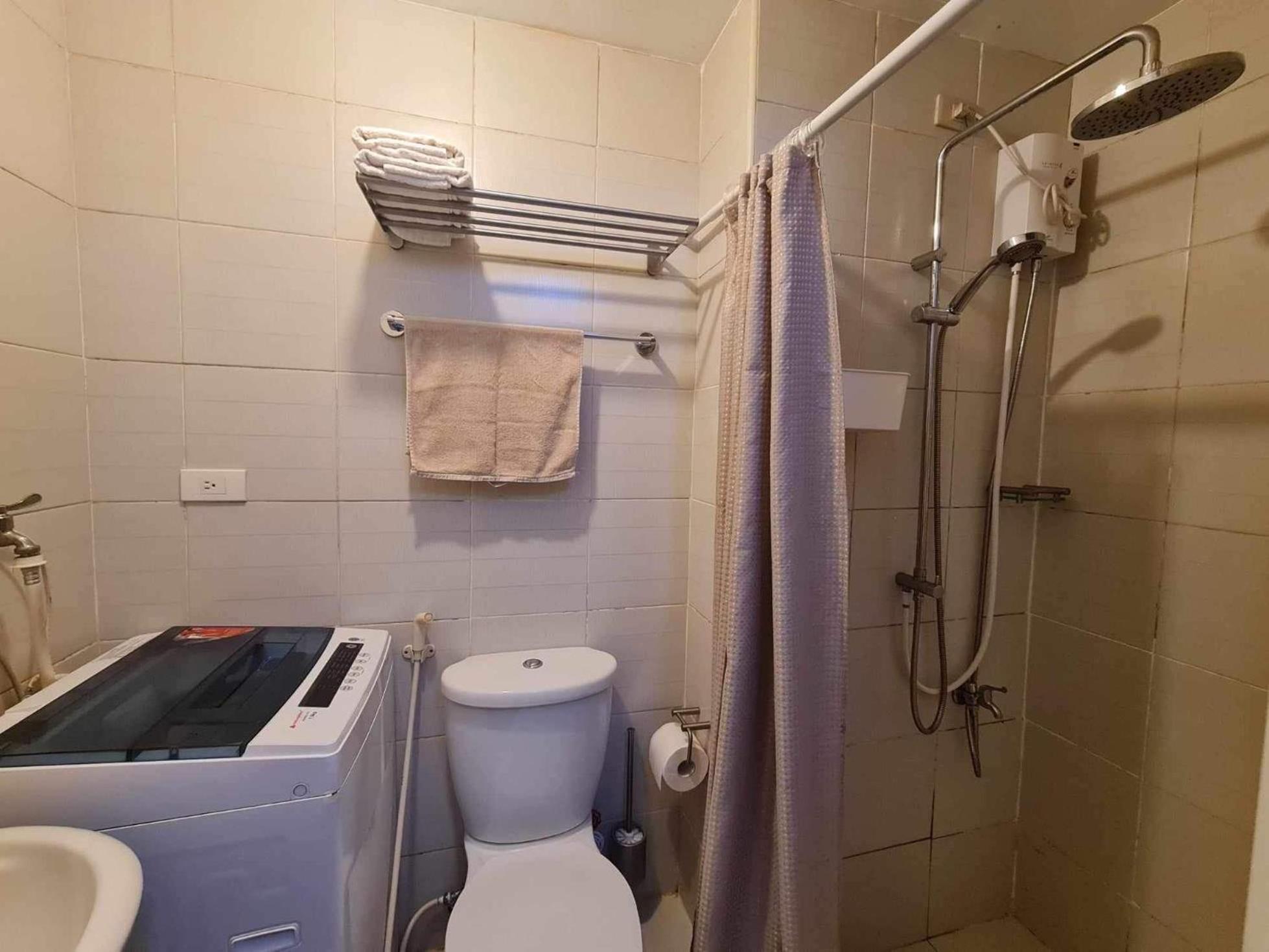 Analyn Apartment *