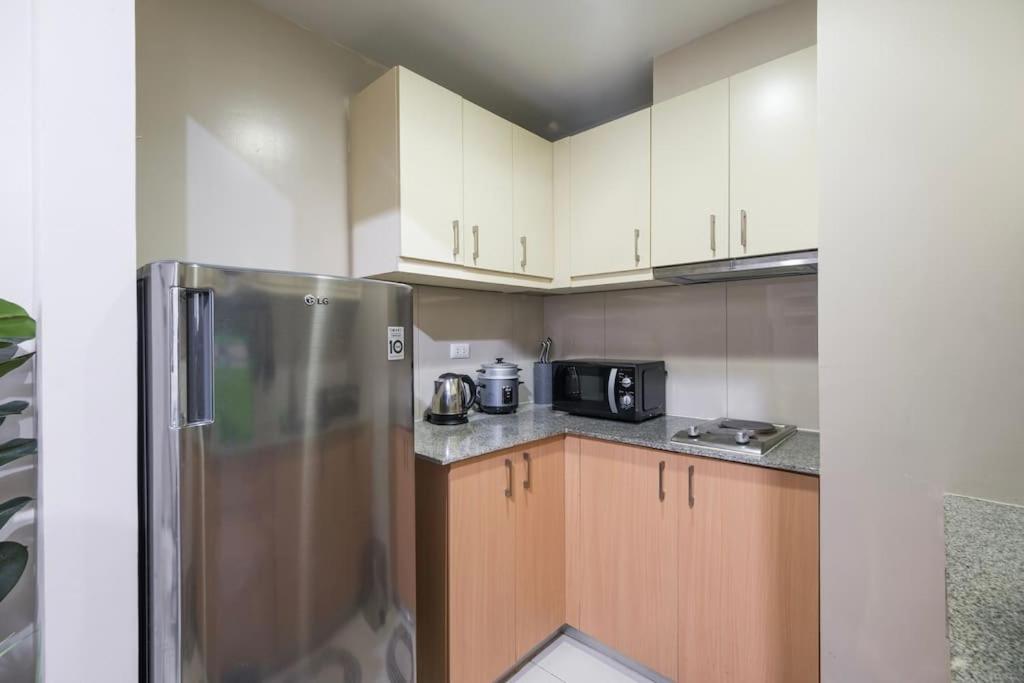 Stayhere The Florence Luxe 1br Near Venice Mall Manila
