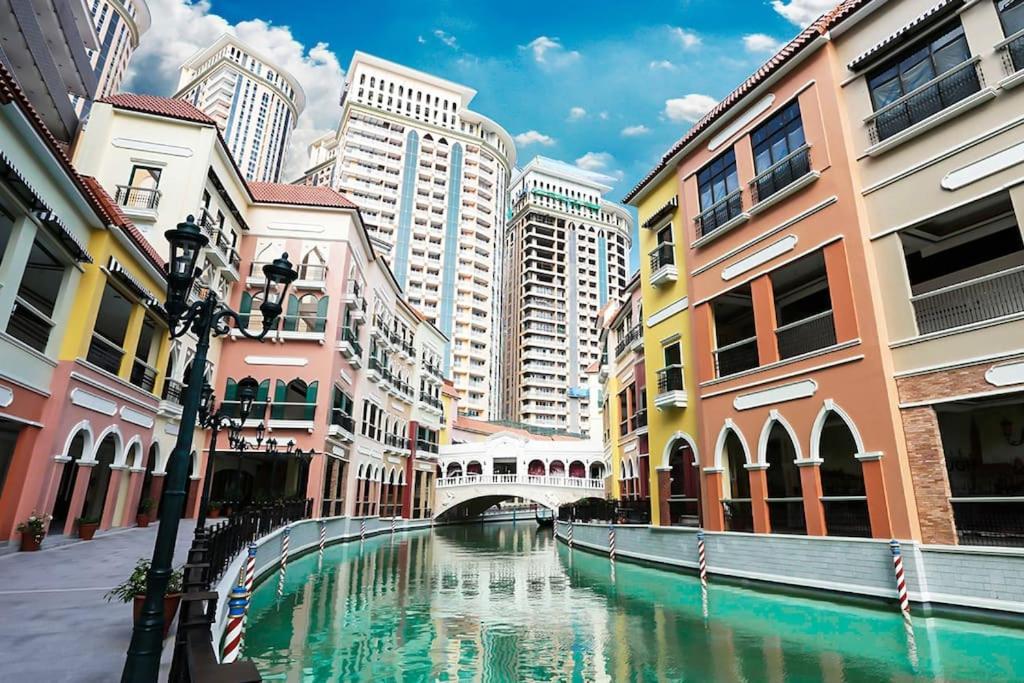 Apartment Stayhere The Florence Luxe 1br Near Venice Mall Manila