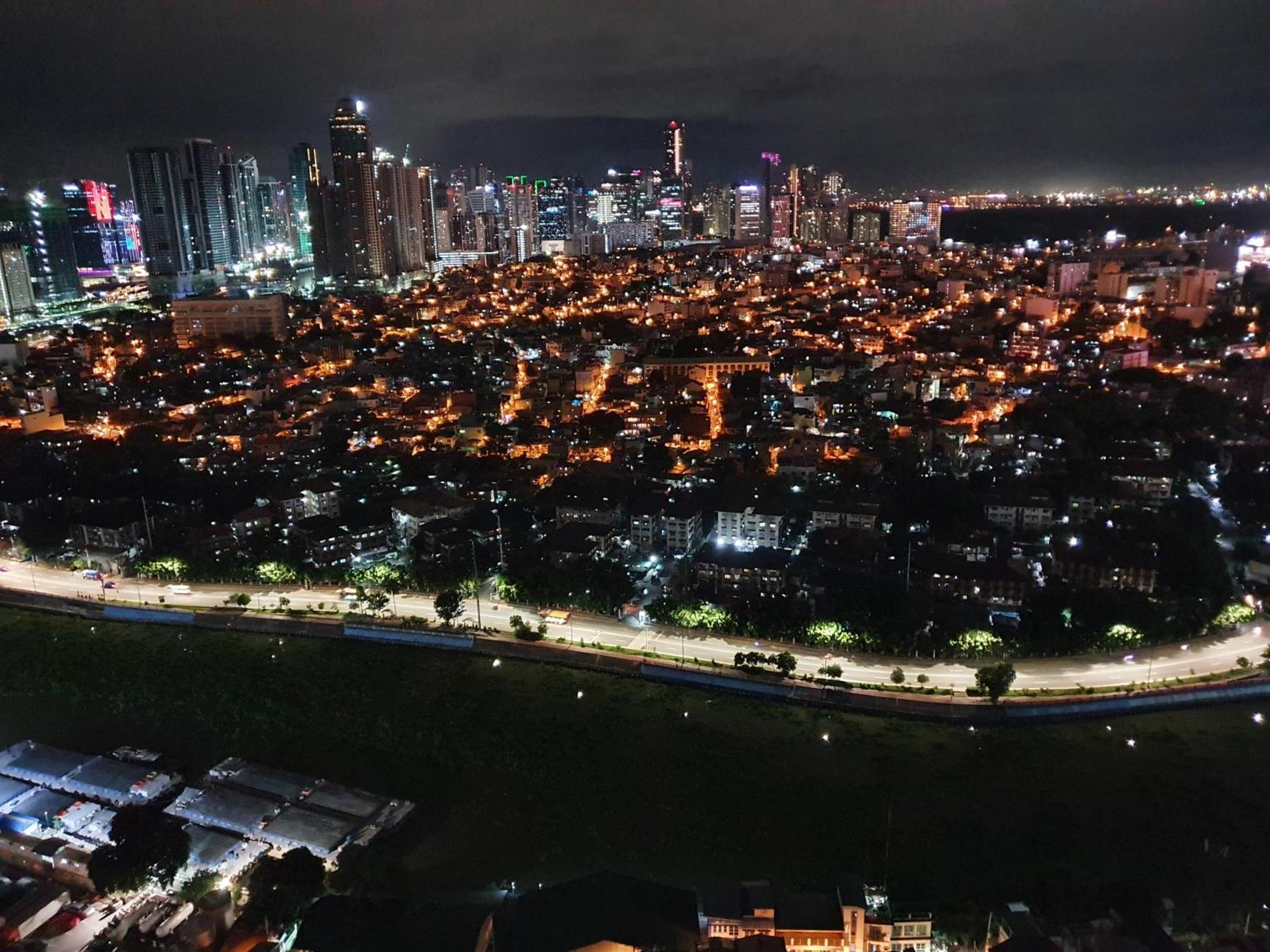 Rgb - Pioneer, Mandaluyong! * Manila