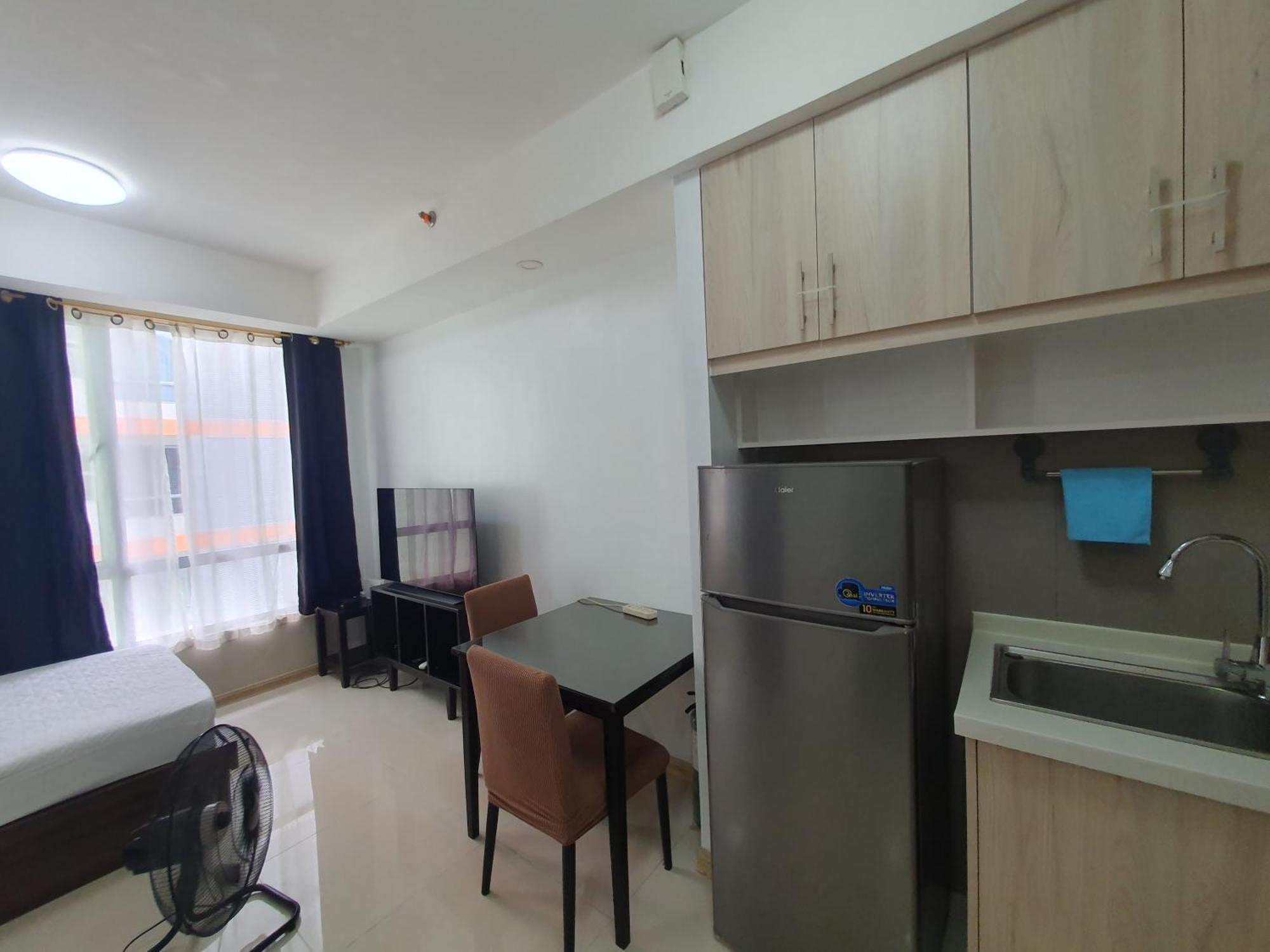 Apartment Rgb - Pioneer, Mandaluyong! *