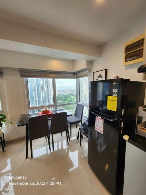 Apartment Victoria Tower B Bgc, Taguig Manila