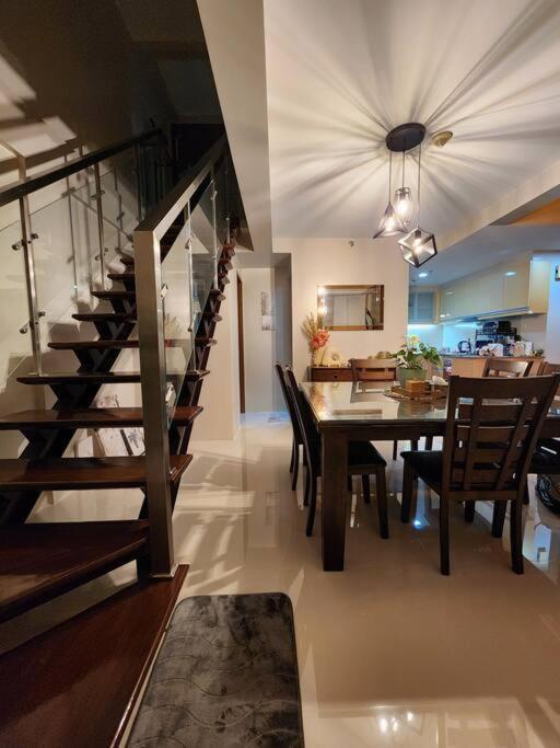Eastwood Legrand 3 Eastwood City, Quezon *