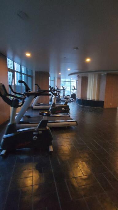Eastwood Legrand 3 Eastwood City, Quezon * Manila