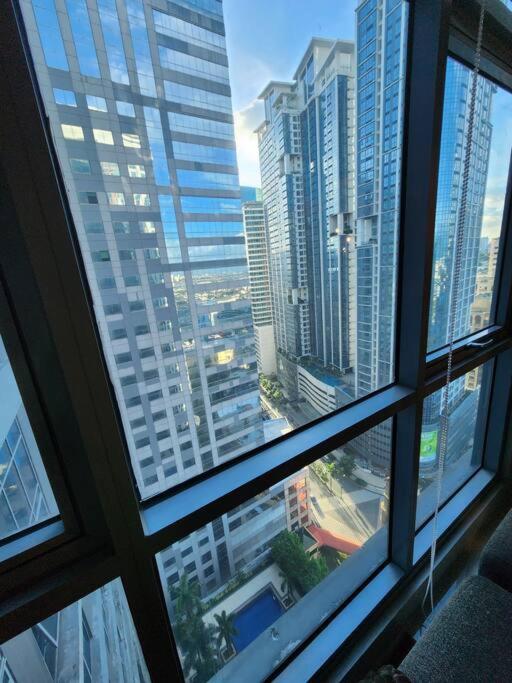 Eastwood Legrand 3 Eastwood City, Quezon * Manila