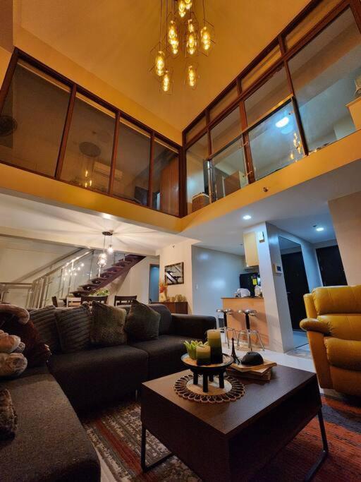 Eastwood Legrand 3 Eastwood City, Quezon *