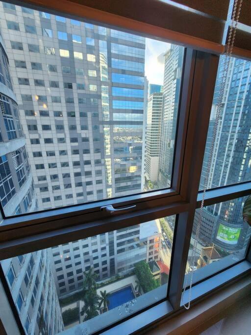 Eastwood Legrand 3 Eastwood City, Quezon * Manila