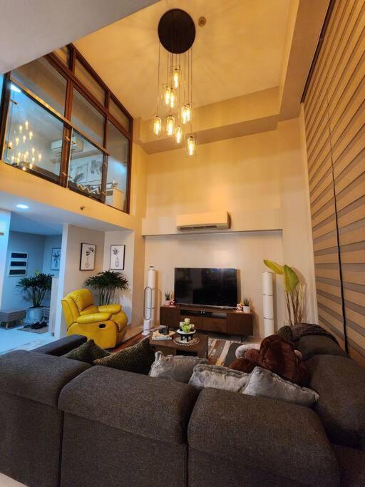 Eastwood Legrand 3 Eastwood City, Quezon