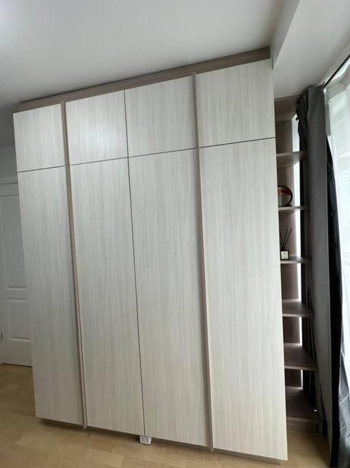 Spacious 2-bedroom Corner Unit Across Shangri-la Manila