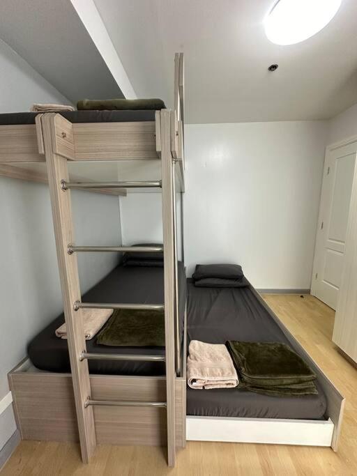 Spacious 2-bedroom Corner Unit Across Shangri-la *