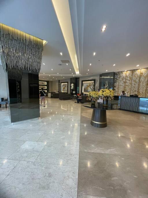Fame Residences Edsa Shaw Mrt Shangrila Megamall 3538 * Manila