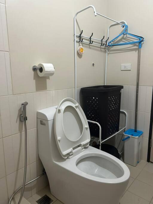 Spacious 2-bedroom In Taguig Apartment
