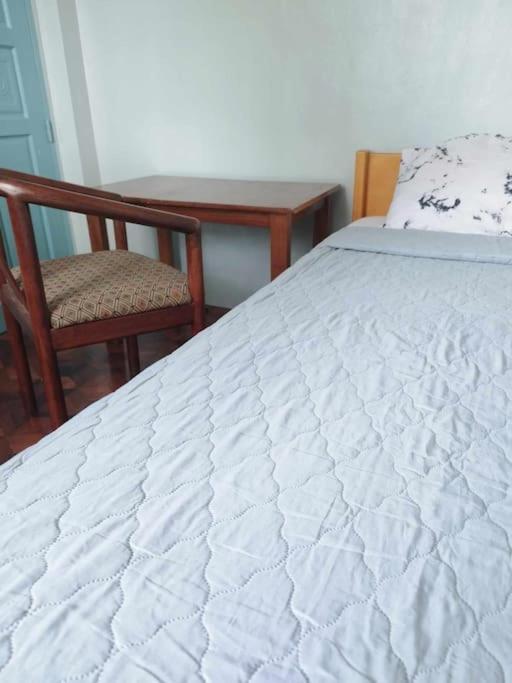 4-5br In Paranaque For Staycation * Manila