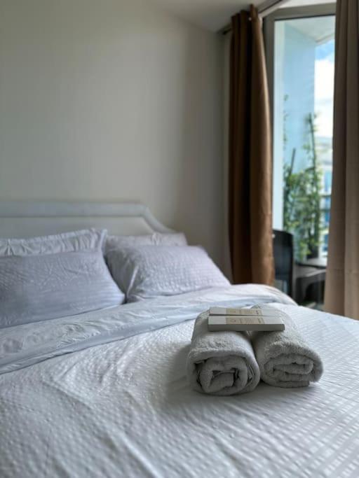 Azure Staycation By K&k * Manila