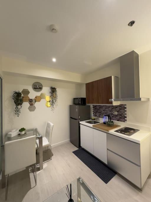 Apartment Azure Staycation By K&k Manila
