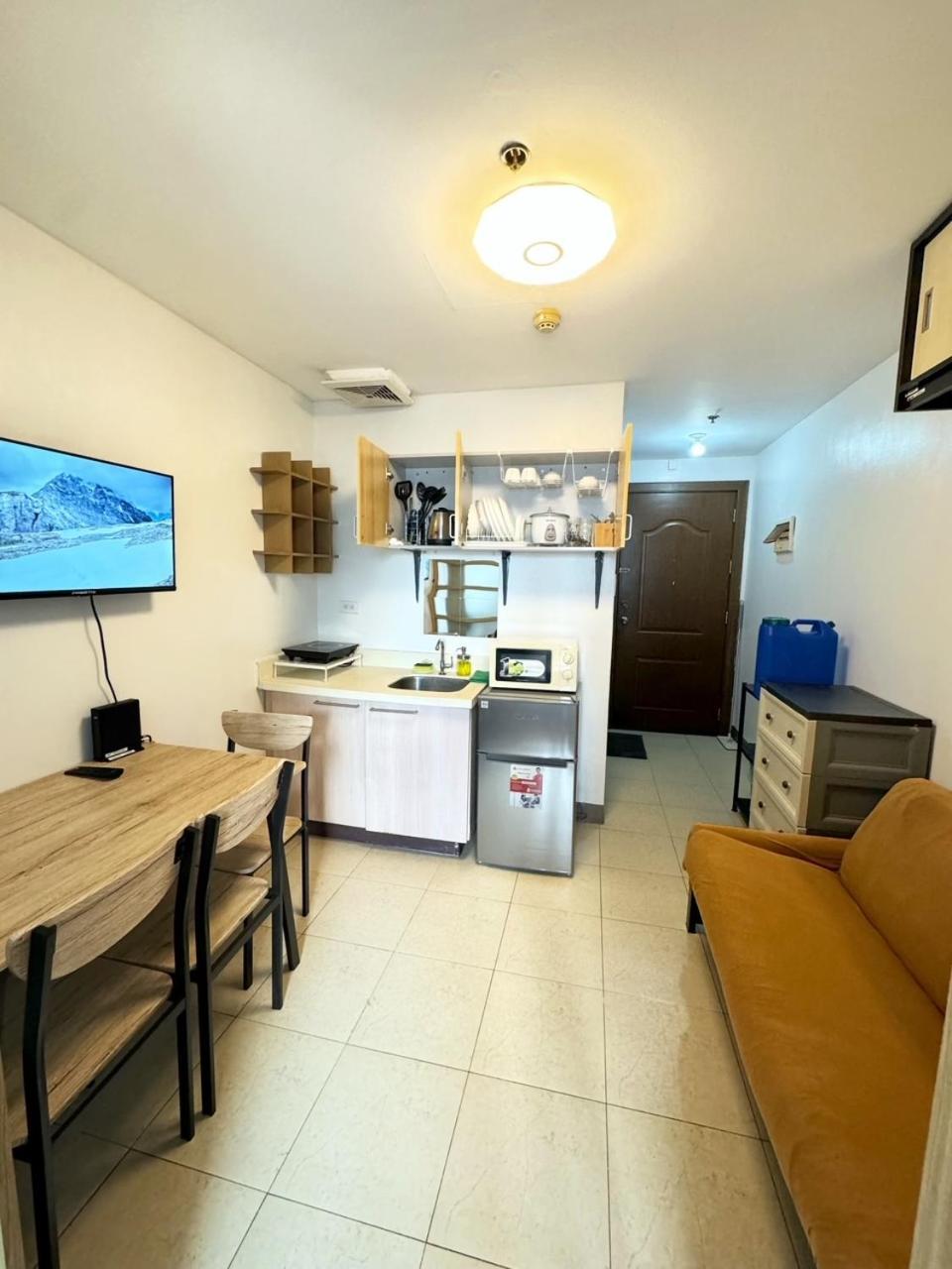 Fully Furnished 1br Ridgewood Towers With 200mbps Wifi Apartment *