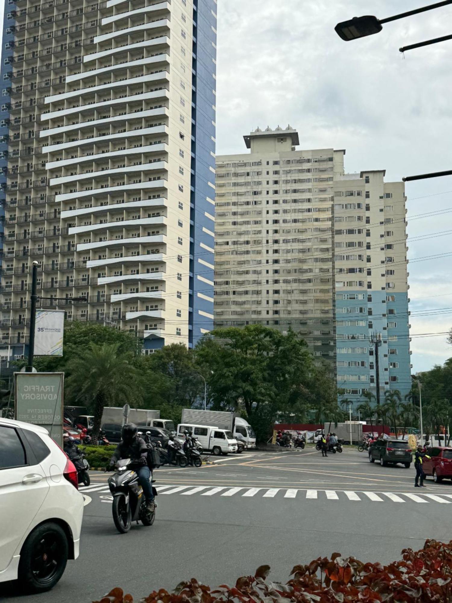 Apartment Fully Furnished 1br Ridgewood Towers With 200mbps Wifi