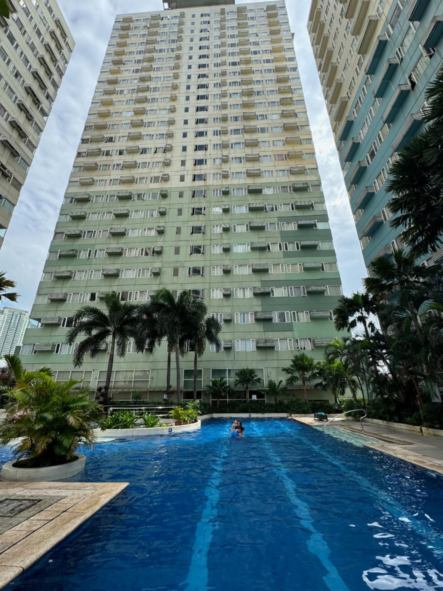 Fully Furnished 1br Ridgewood Towers With 200mbps Wifi Apartment