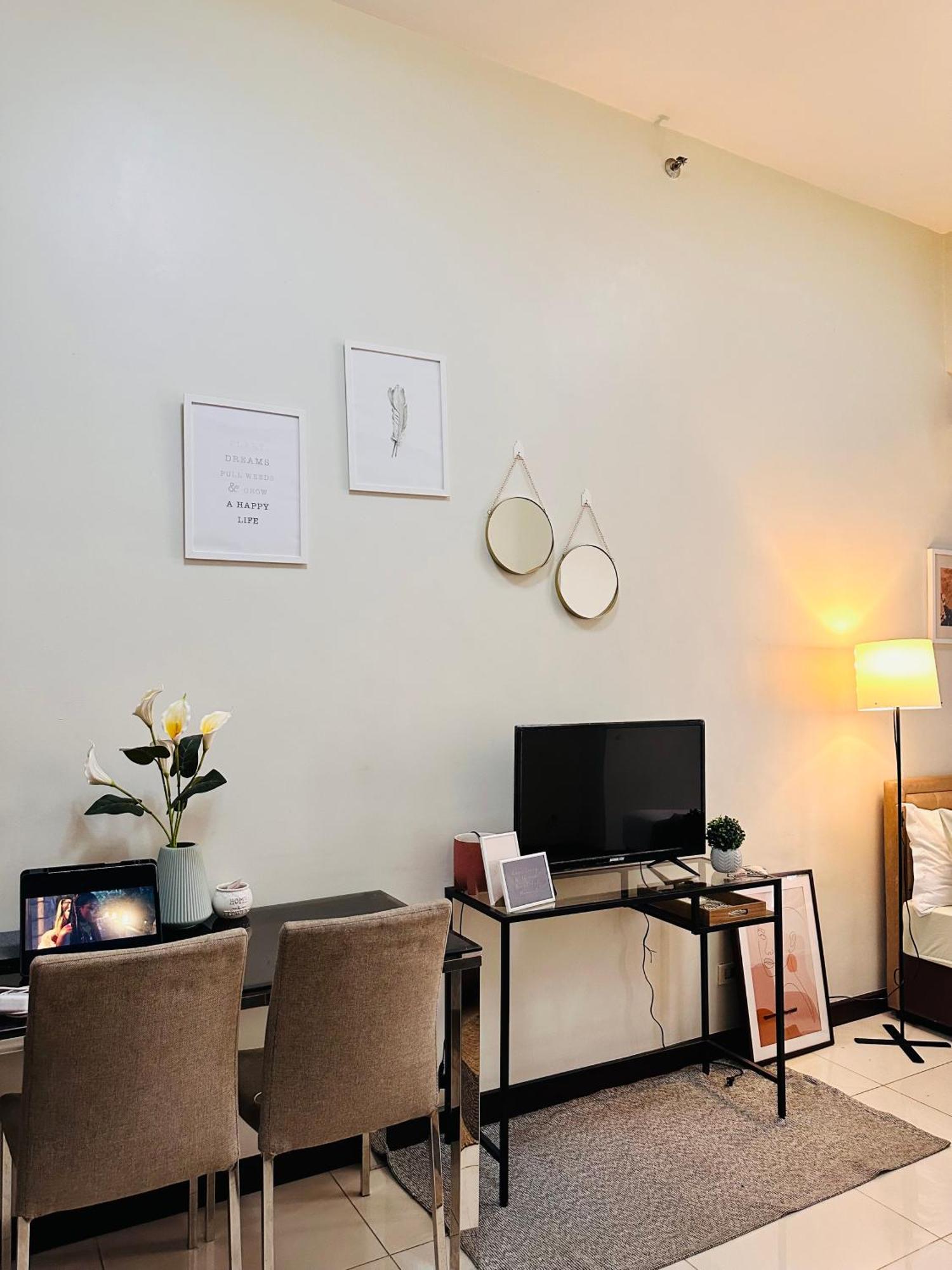 Comfy In Malate For 4 - Admiral Baysuites * Manila