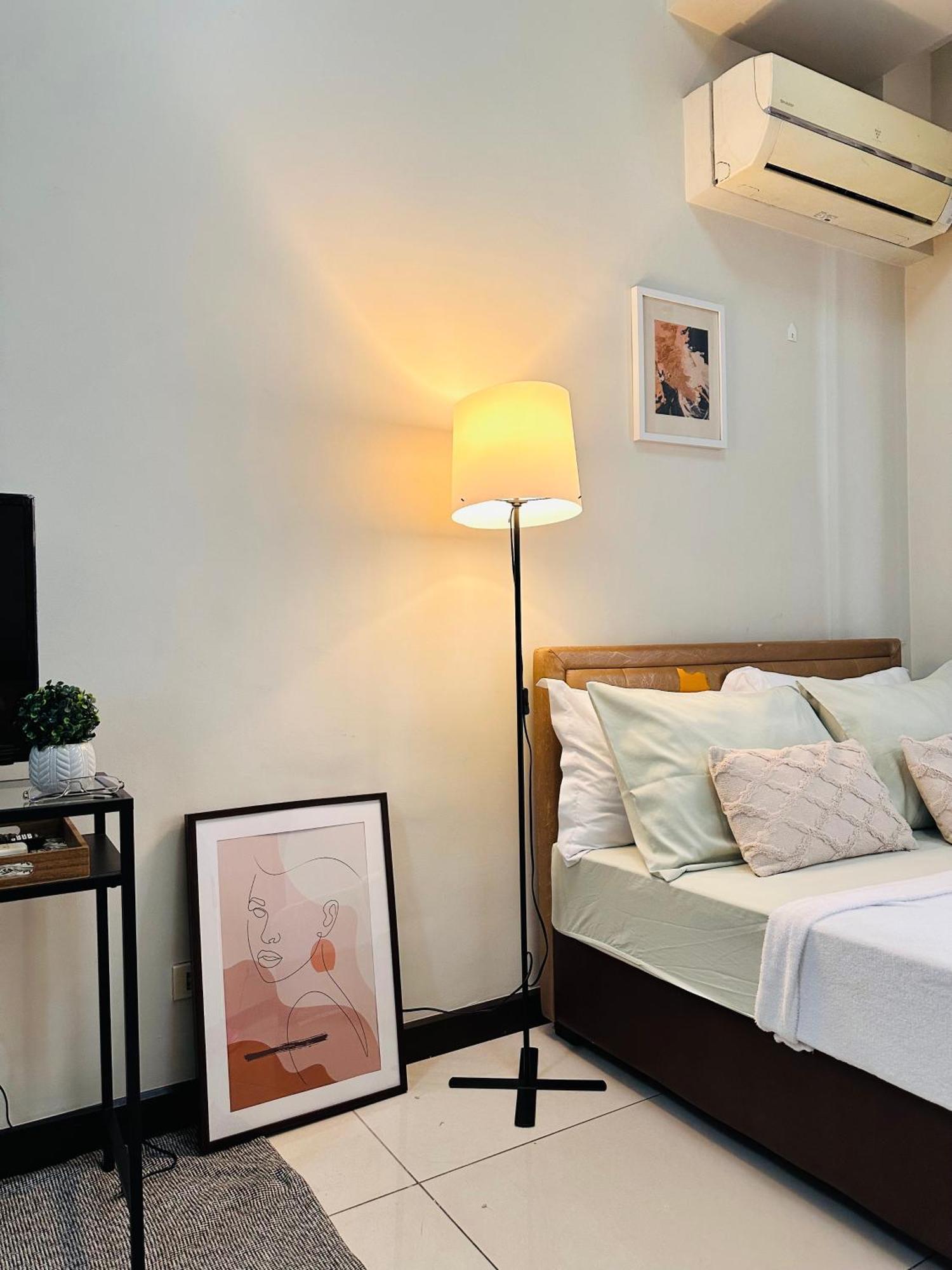 Comfy In Malate For 4 - Admiral Baysuites *