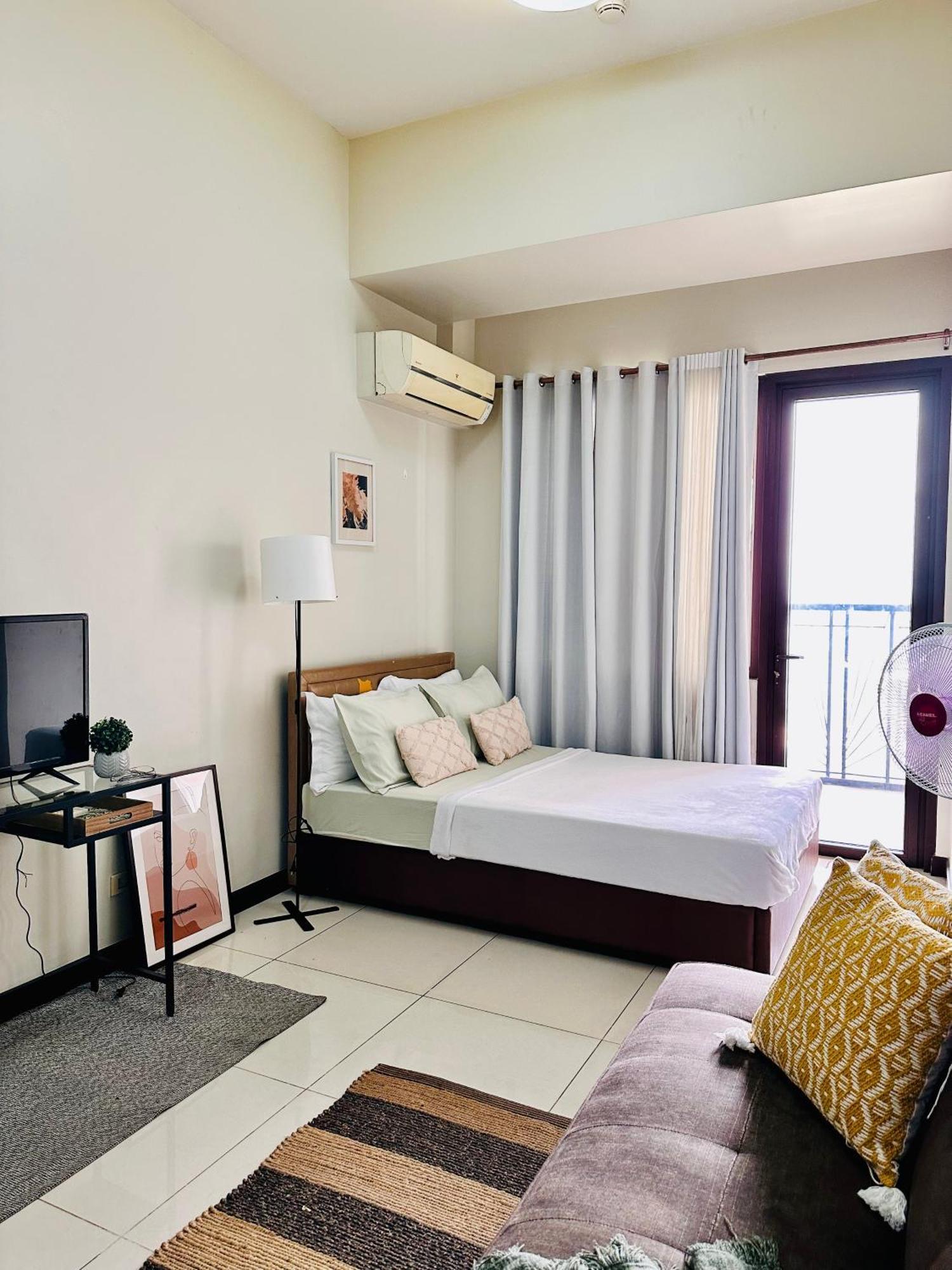 Comfy In Malate For 4 - Admiral Baysuites Apartment Manila