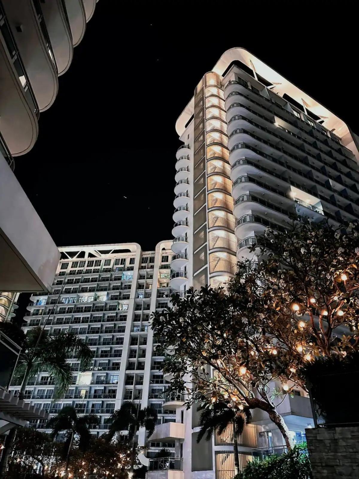 Azure Beach Residences By Andre Apartment Manila