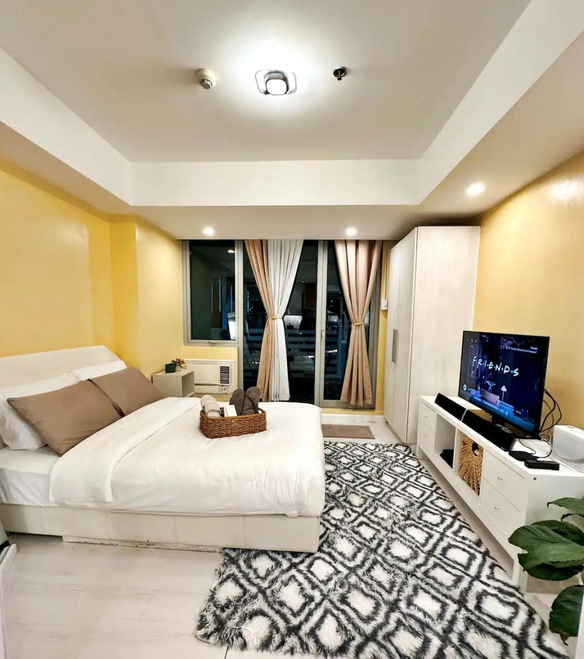 Apartment Azure Beach Residences By Andre Manila