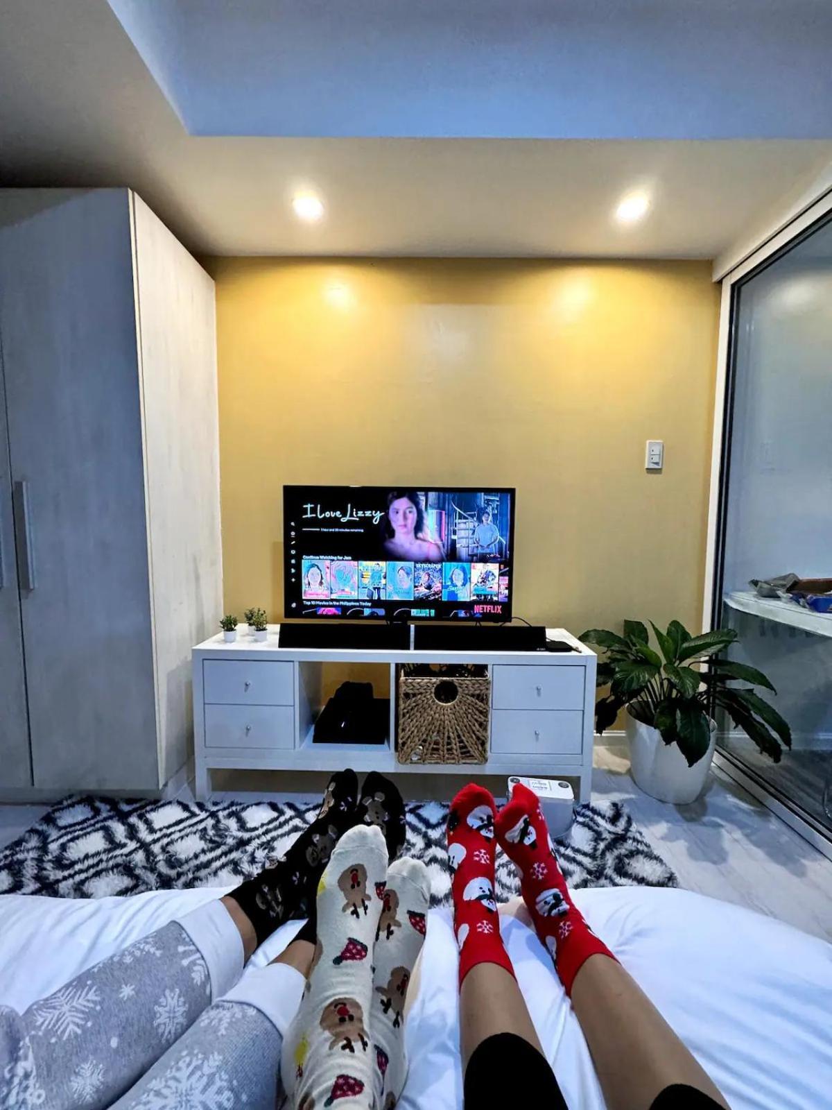 Azure Beach Residences By Andre Apartment Manila