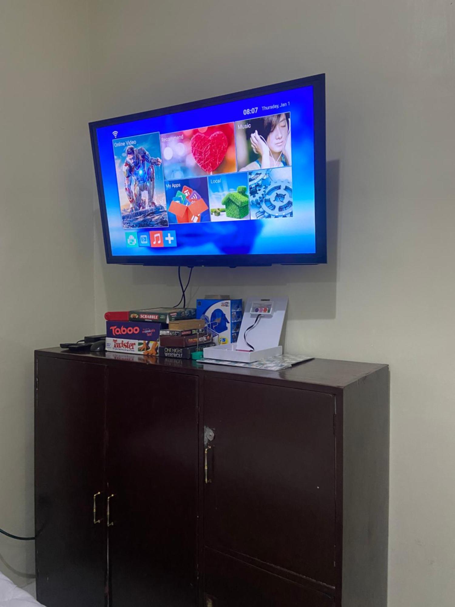 Valenzuela Staycation Netflix And Chill Apartment *