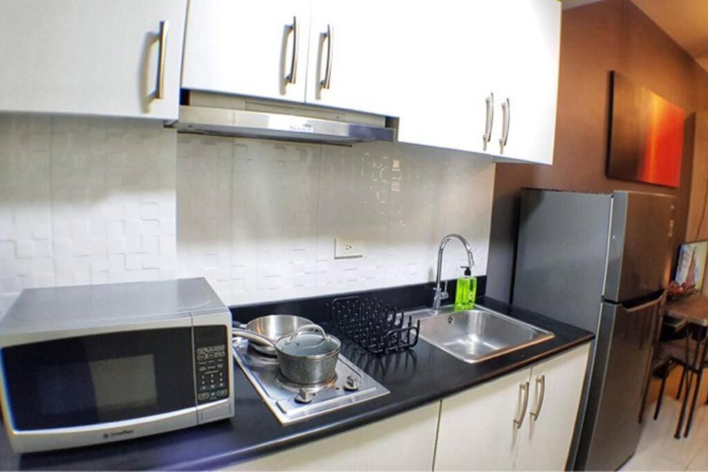Homey Makati Unit With Netflix Apartment Manila