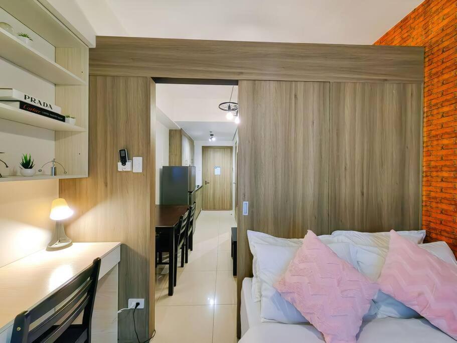 1br Unit Condotel W Balcony Fame Residences -fm04 *