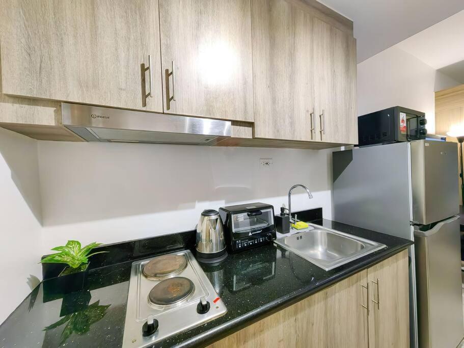 1br Unit Condotel W Balcony Fame Residences -fm03 Apartment