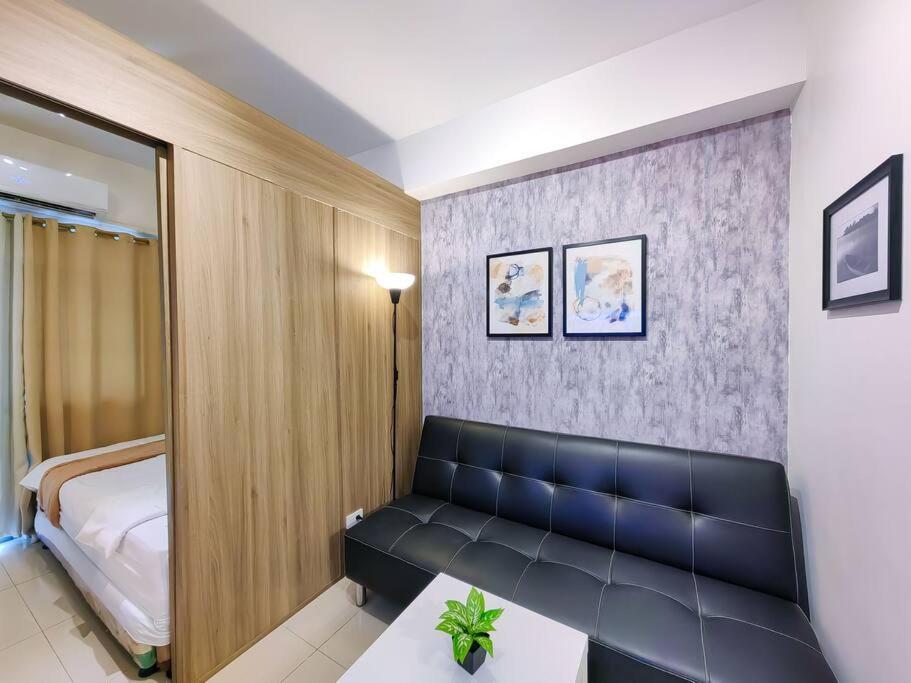 1br Unit Condotel W Balcony Fame Residences -fm03 * Manila